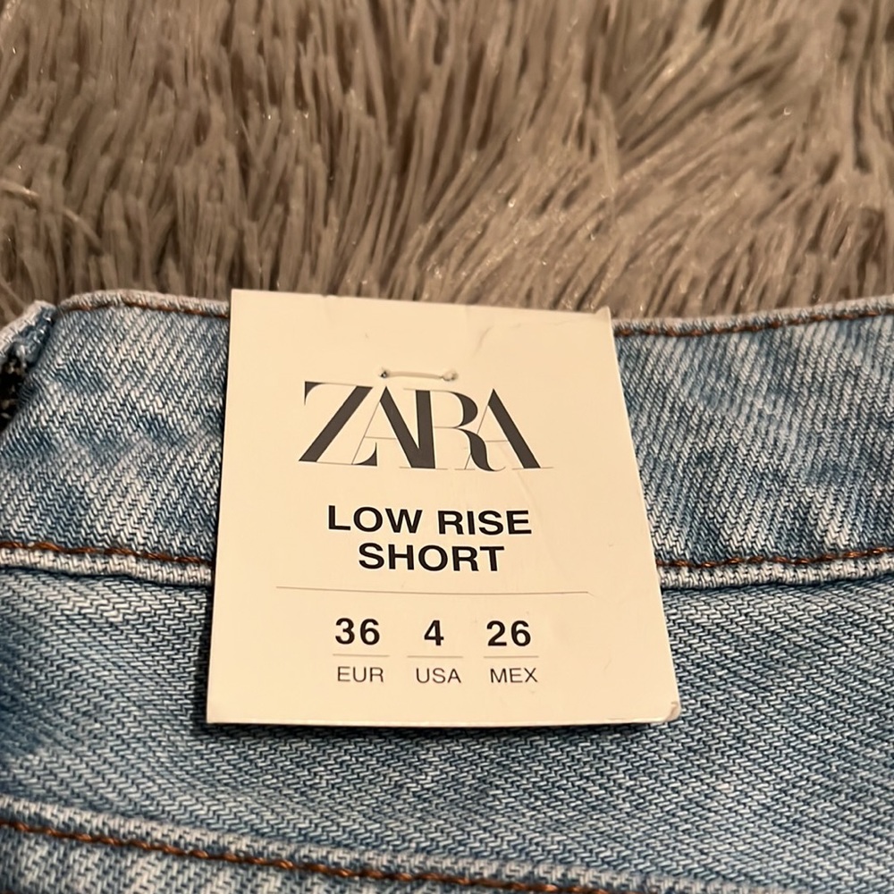 Low rise shorts, size 4 , - Picture 3 of 4
